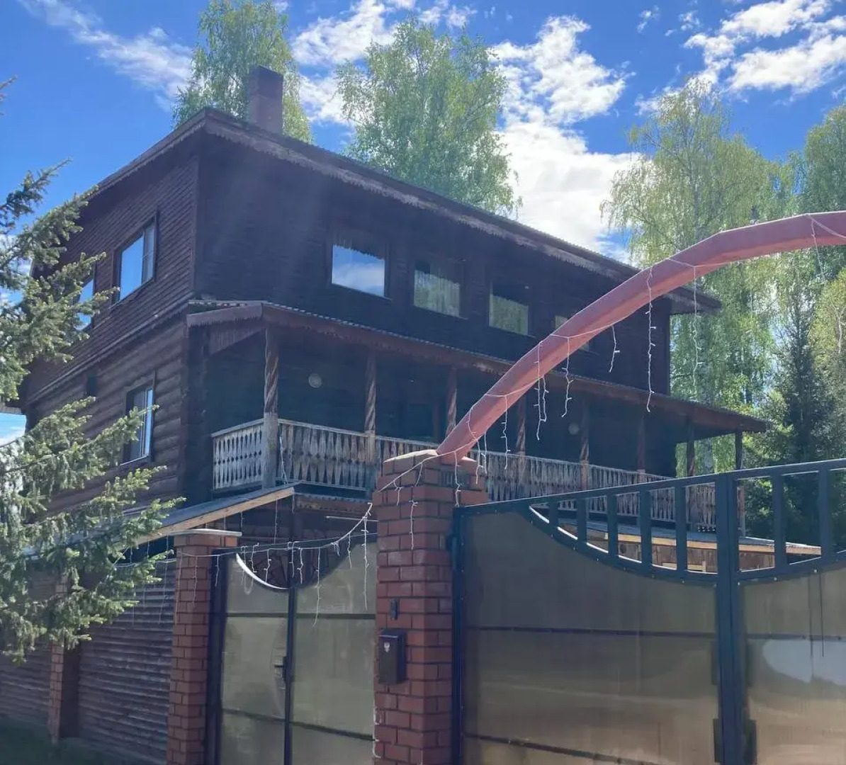 Коттедж на 17 гостей с красивым видом из окна и террасой