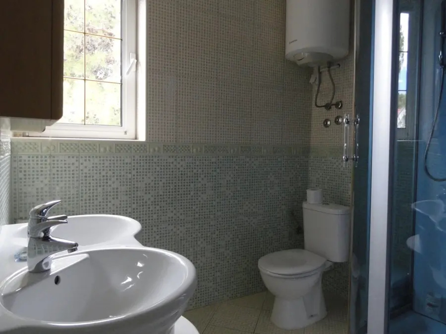 Вилла Petrovac с бассейном 6 спален