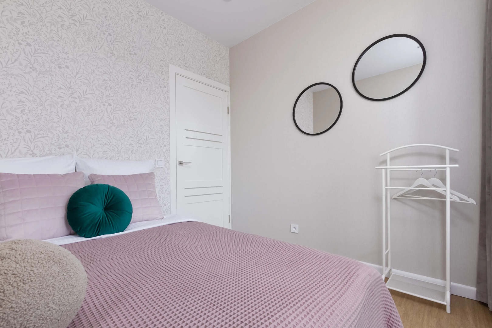 Квартира Улучшенная 2к с Тремя Кроватями