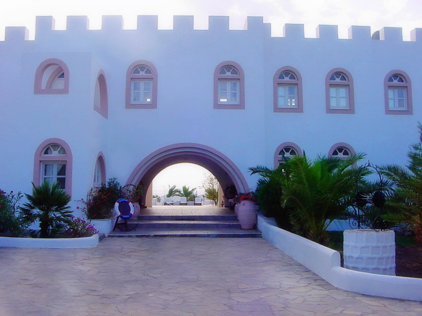 Отель Porto Scoutari Romantic Hotel & Suites