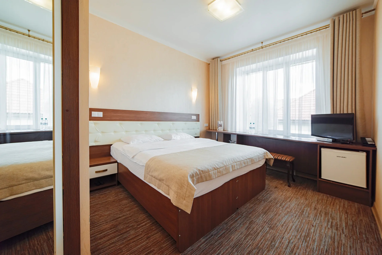 Отель Shato City