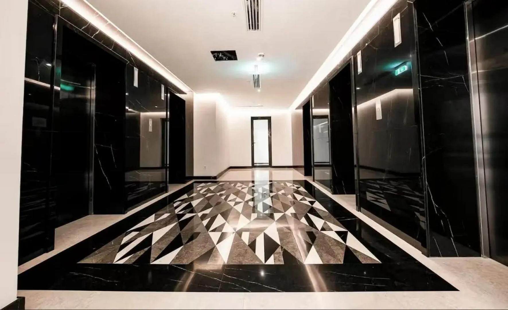 Апартаменты с видом на первой линии моря в 5* Апарт-отеле (Новый Батуми, центр набережной) (13)