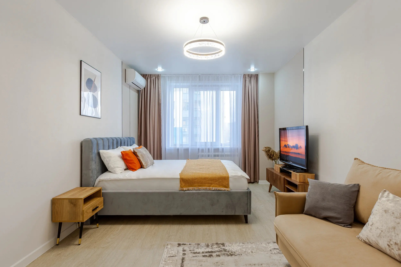 Апартаменты RentPlaza премиум в центре на Луначарского