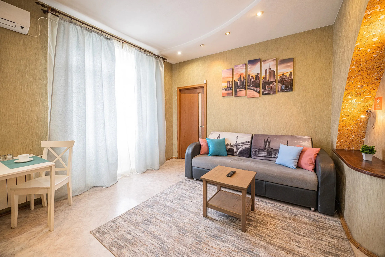 Апартаменты Пять Звезд на Свободы 66