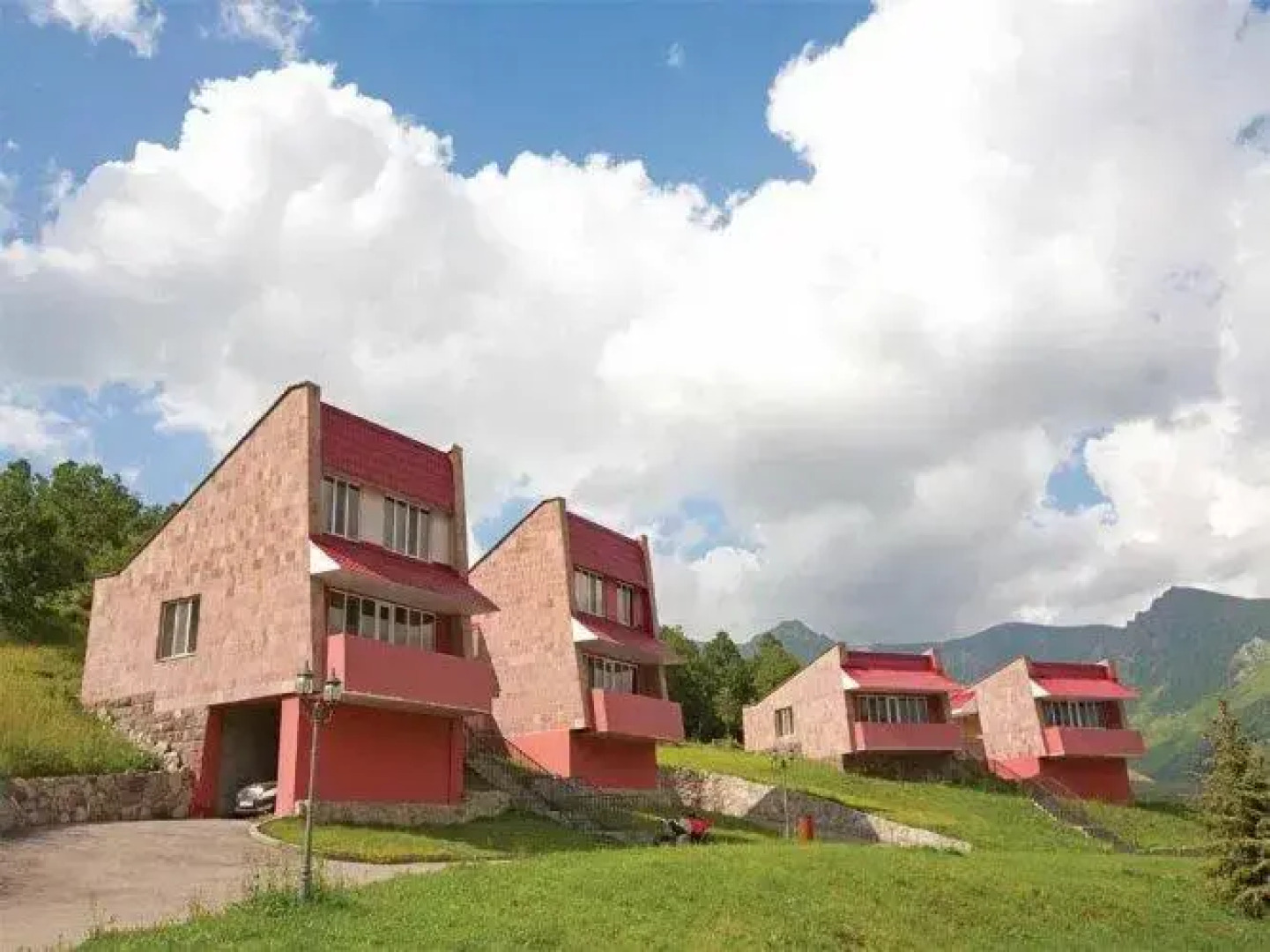 Курортный отель Ani