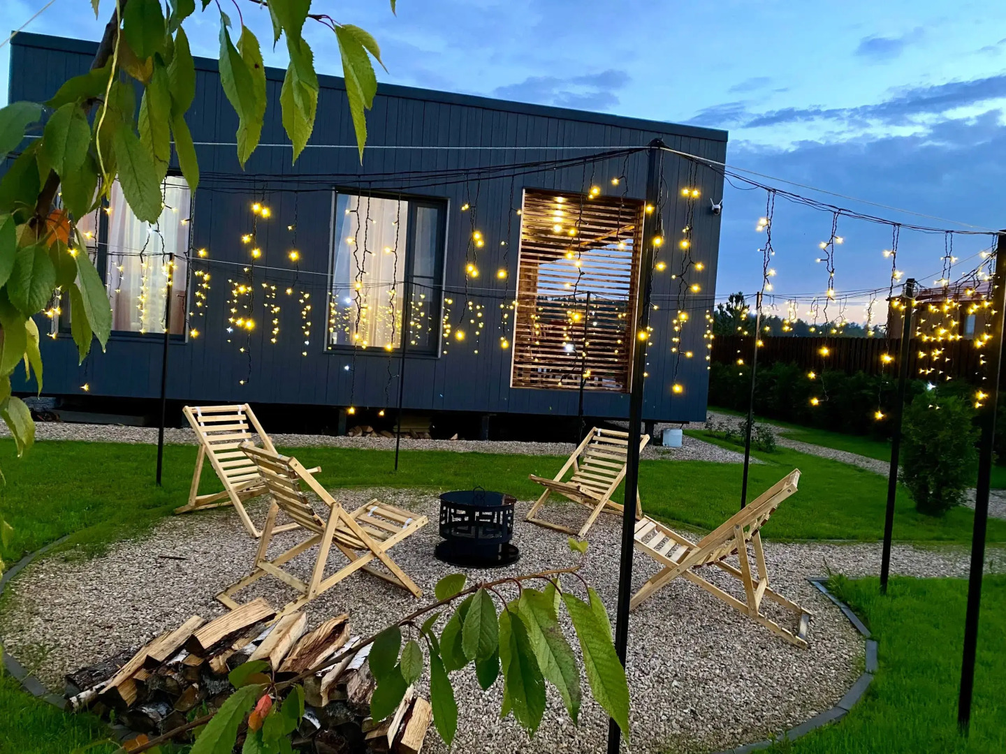 Частный дом дизайнерский великолепной уличной территорией