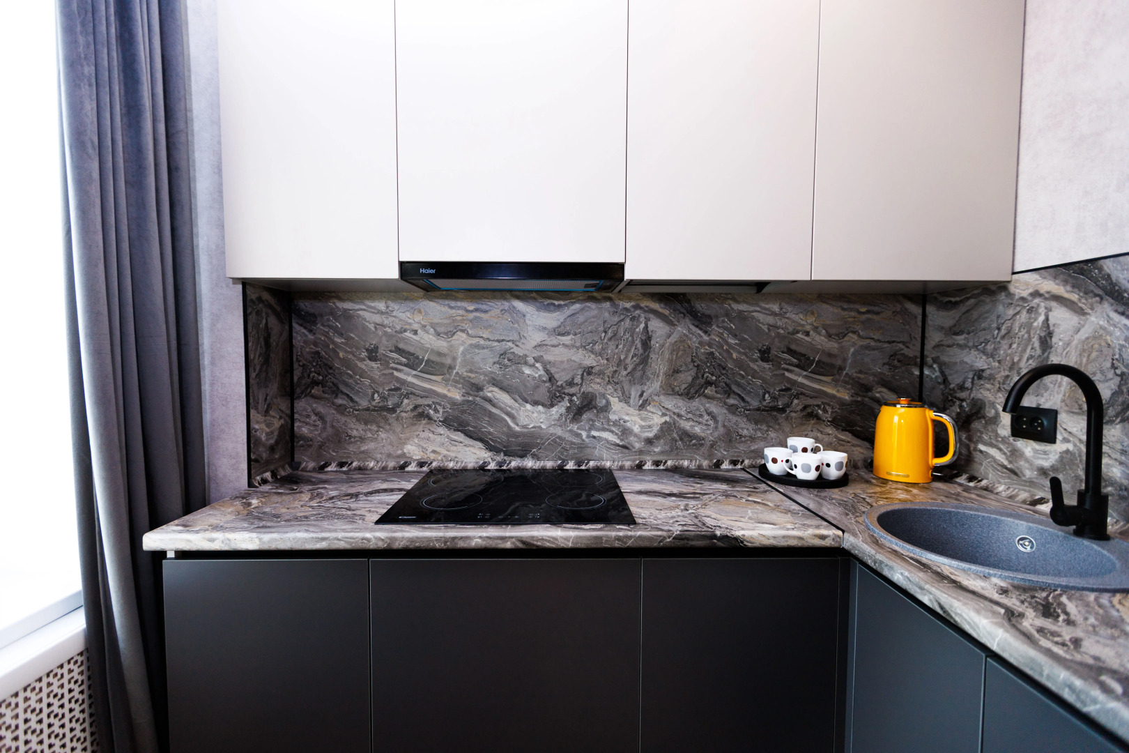 Квартира с видом на собор Александра Невского