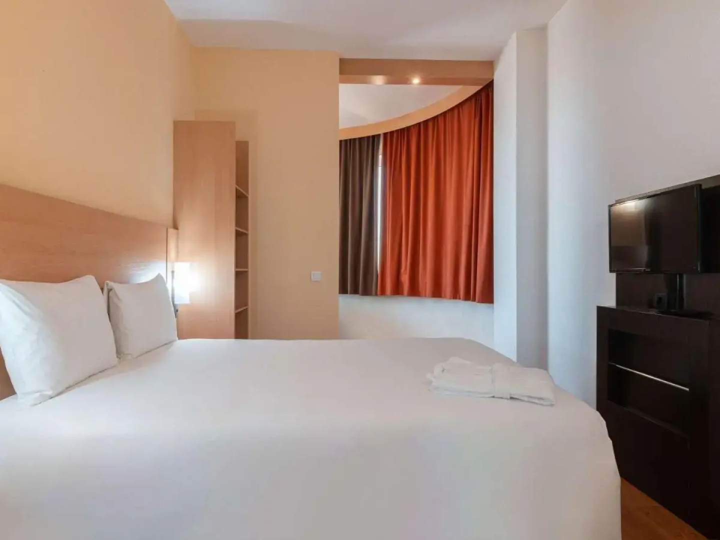 Отель Ibis Астана
