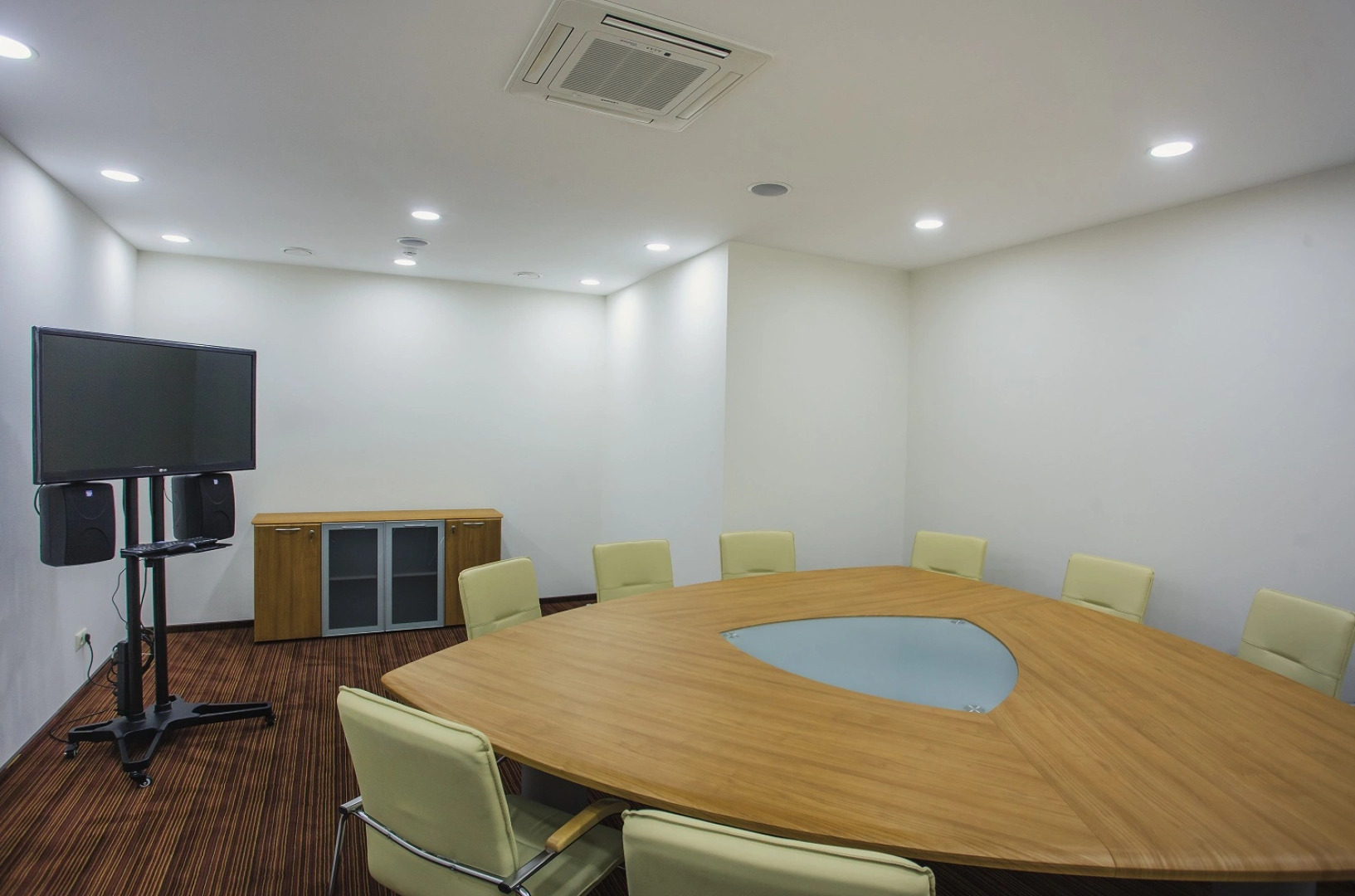 Отель Веструм