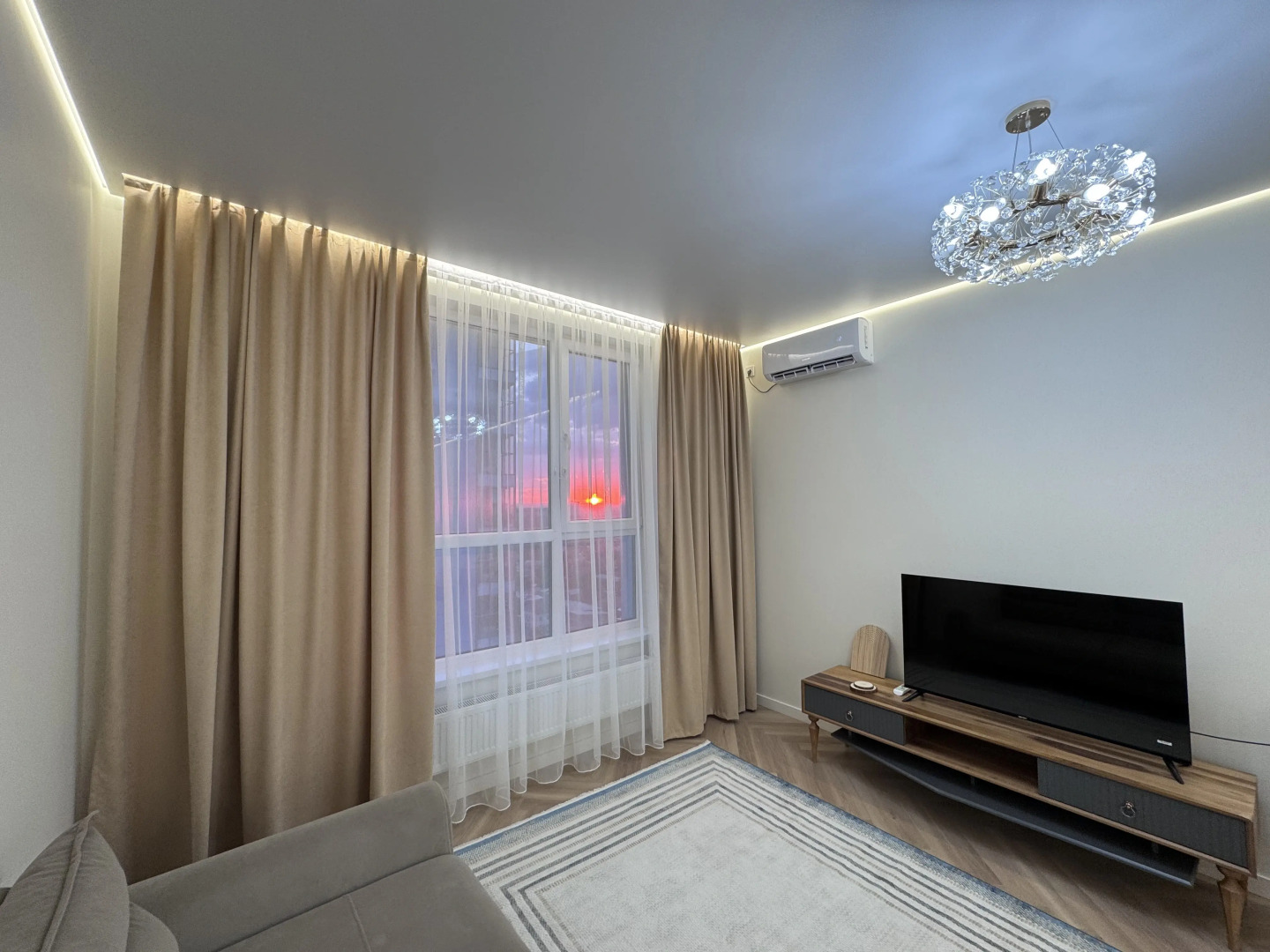 Квартира 700 возле метро с развитой инфраструктурой