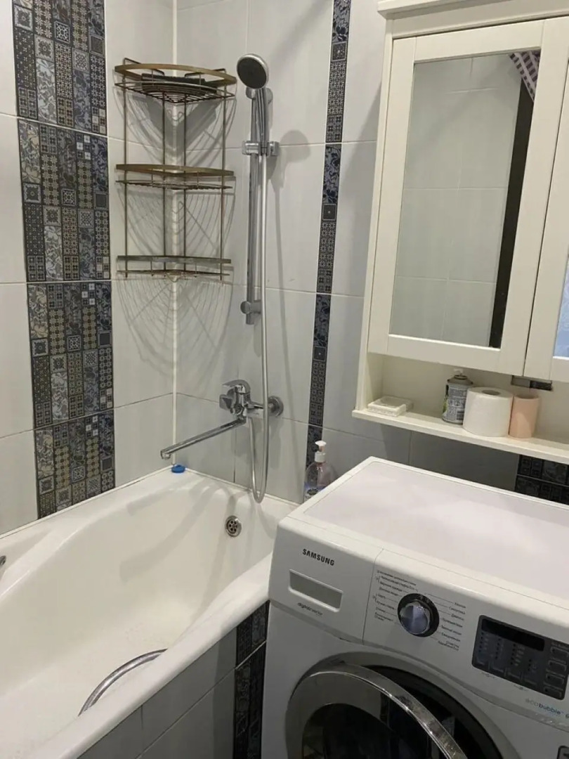 Квартира трехкoмнатная в Cоpмовском paйoне