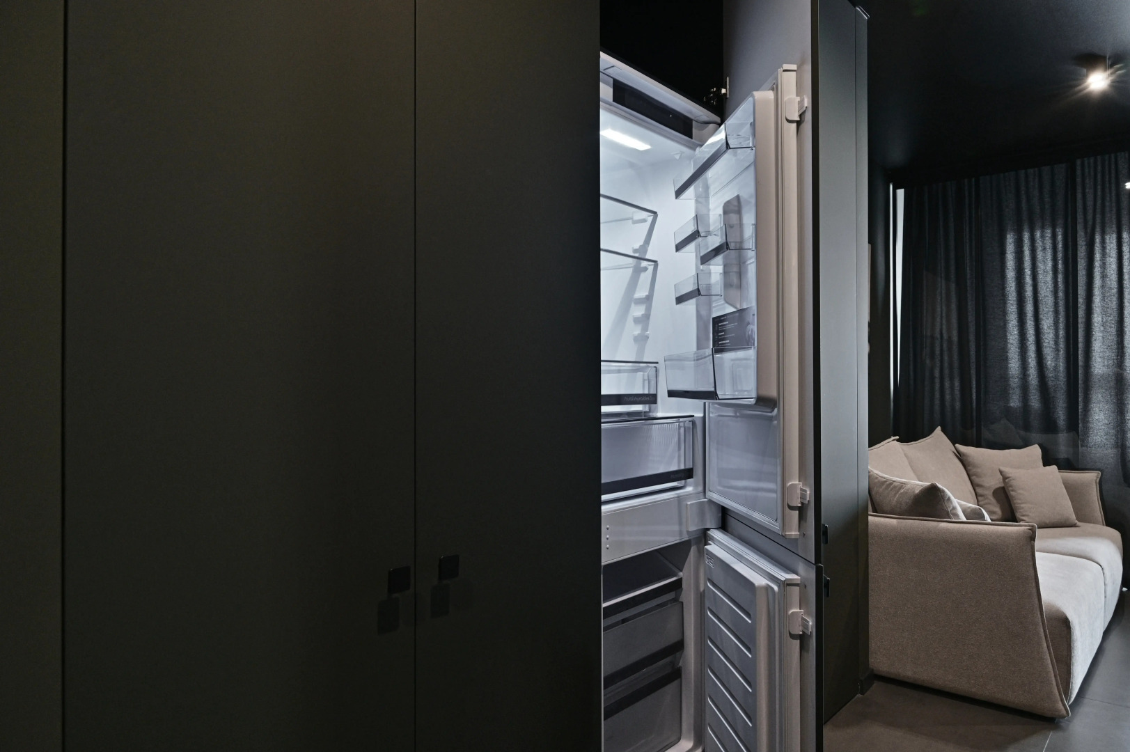 Квартира Aparts Pro+ Студия Black Panorama у Волги в ЖК Галактика на 16 Этаже