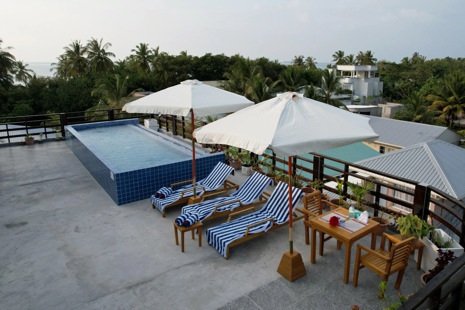 Отель Grand Beach Dhigurah