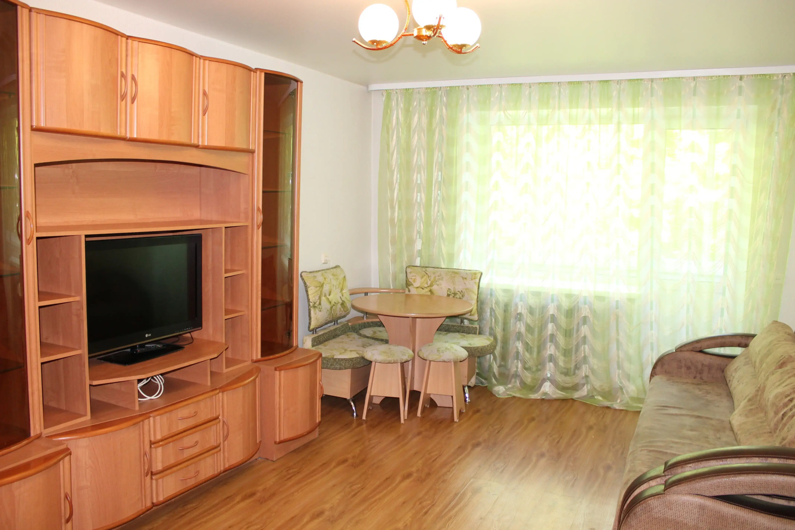 Апартаменты Квартира Двухкомнатная на Каляева 19