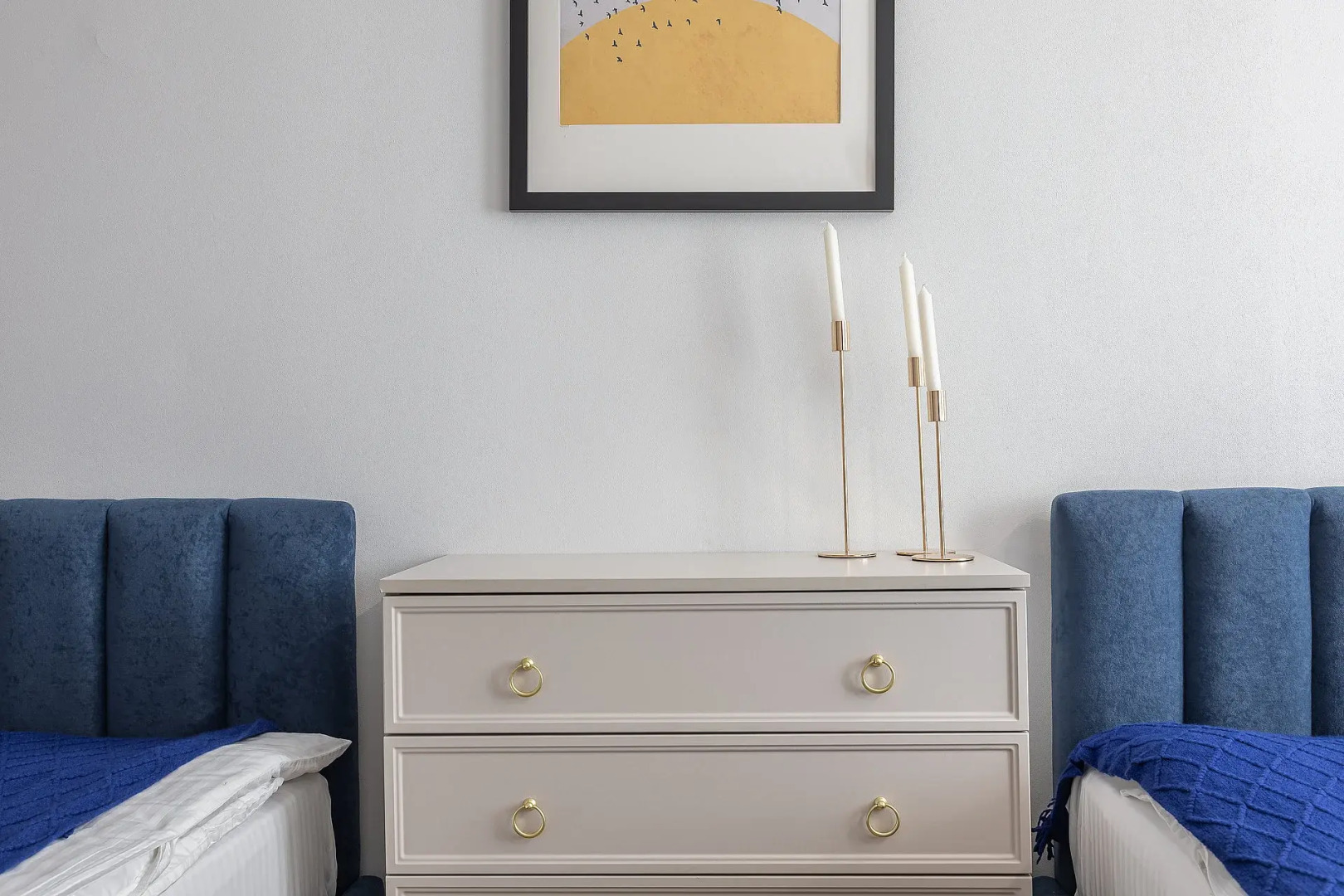 Апартаменты улучшенные, в центре города, с тремя спальнями