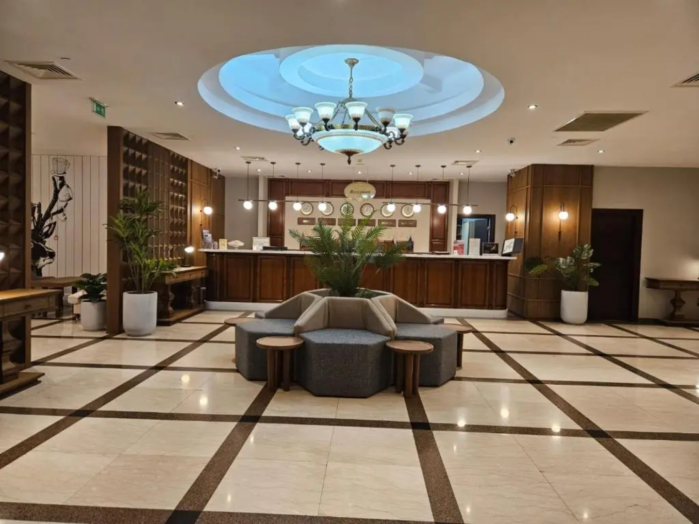 Отель Grand Hotel Victory