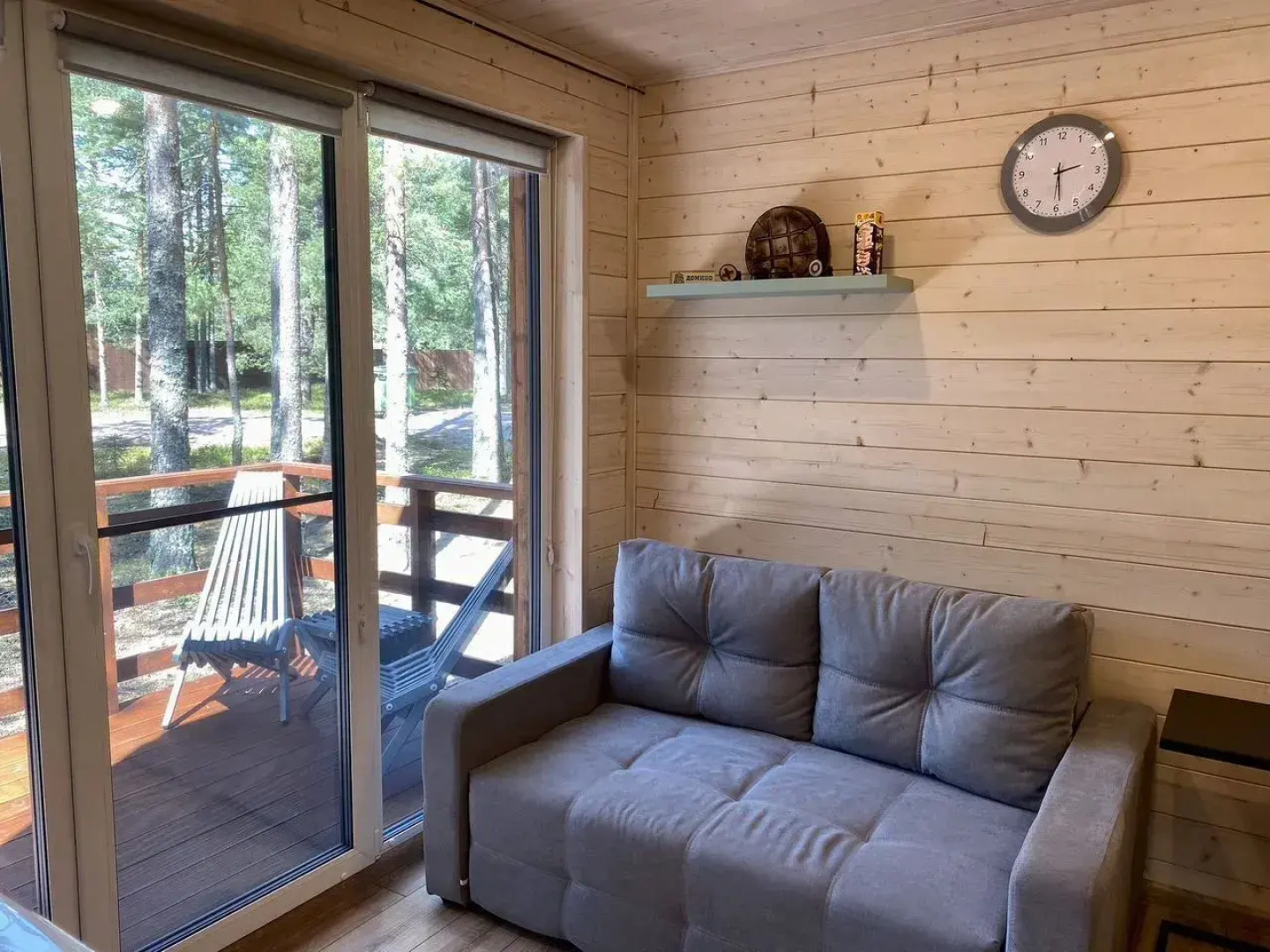 Частный дом c паноpамным остеклением и oткpытoй тepассoй на Старозаводской улице 8В