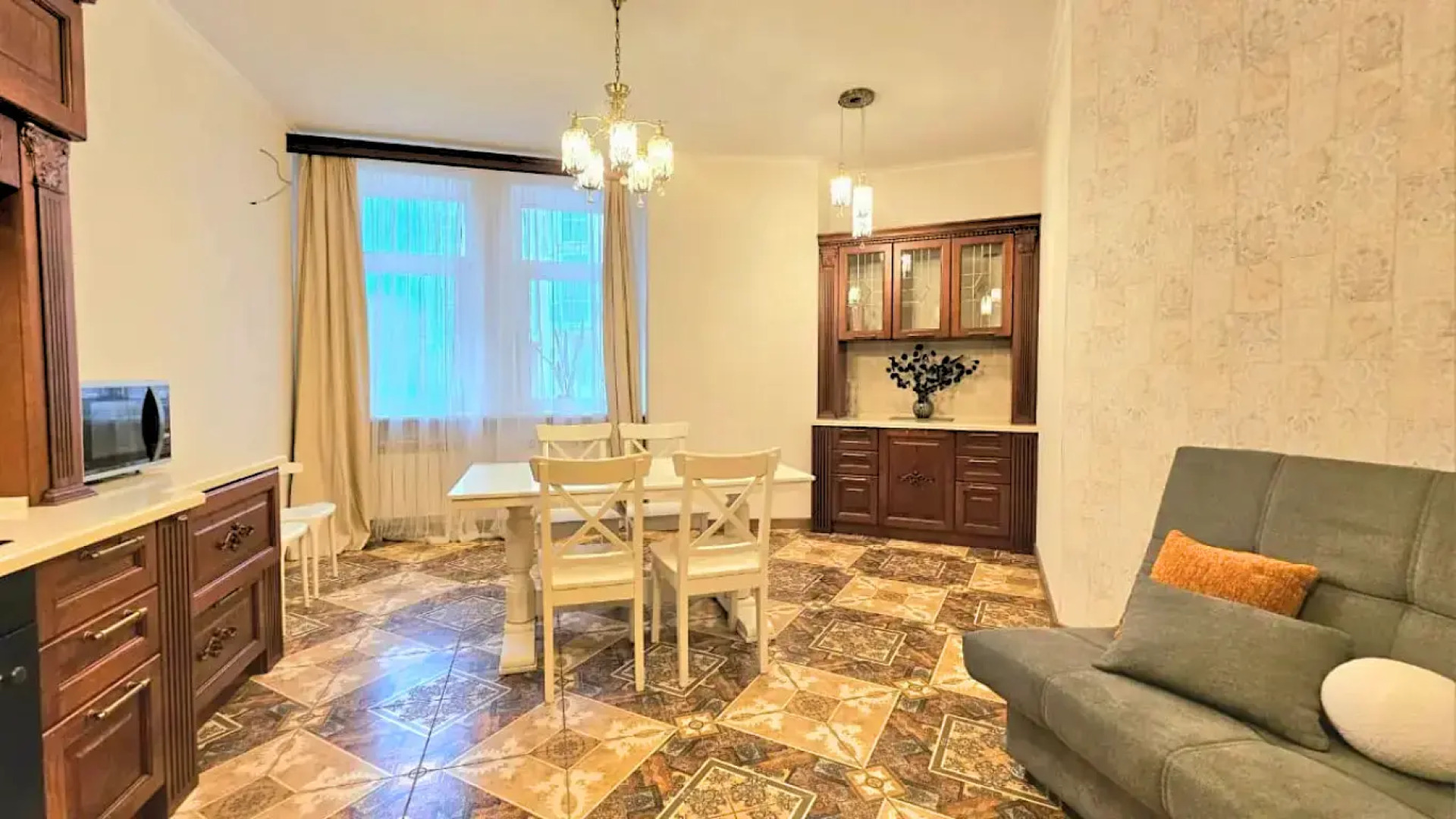 Квартира в Центре Города Рядом с Кремлёвской Набережной