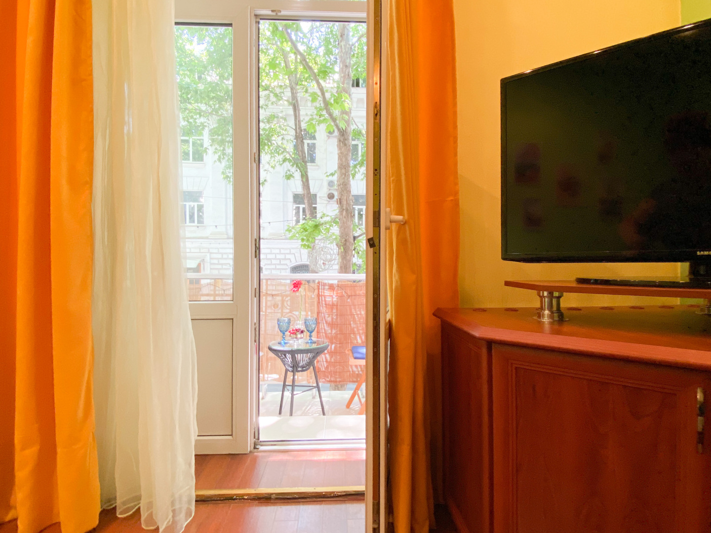 Апартаменты Счастье жить в центре Севастополя