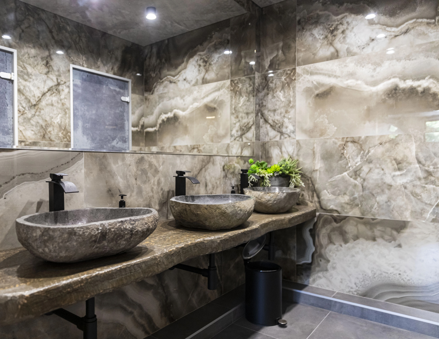 Отель Лотос