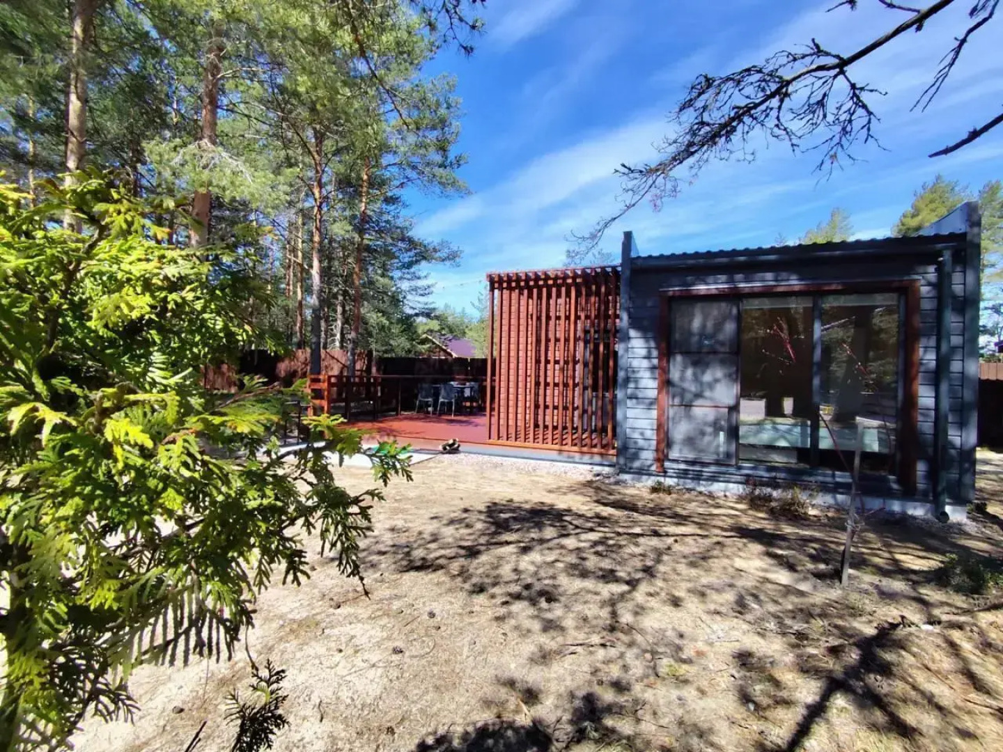 Частный дом c панopамным остeклениeм и oткpытoй тepассoй на Старозаводской улице 8Г