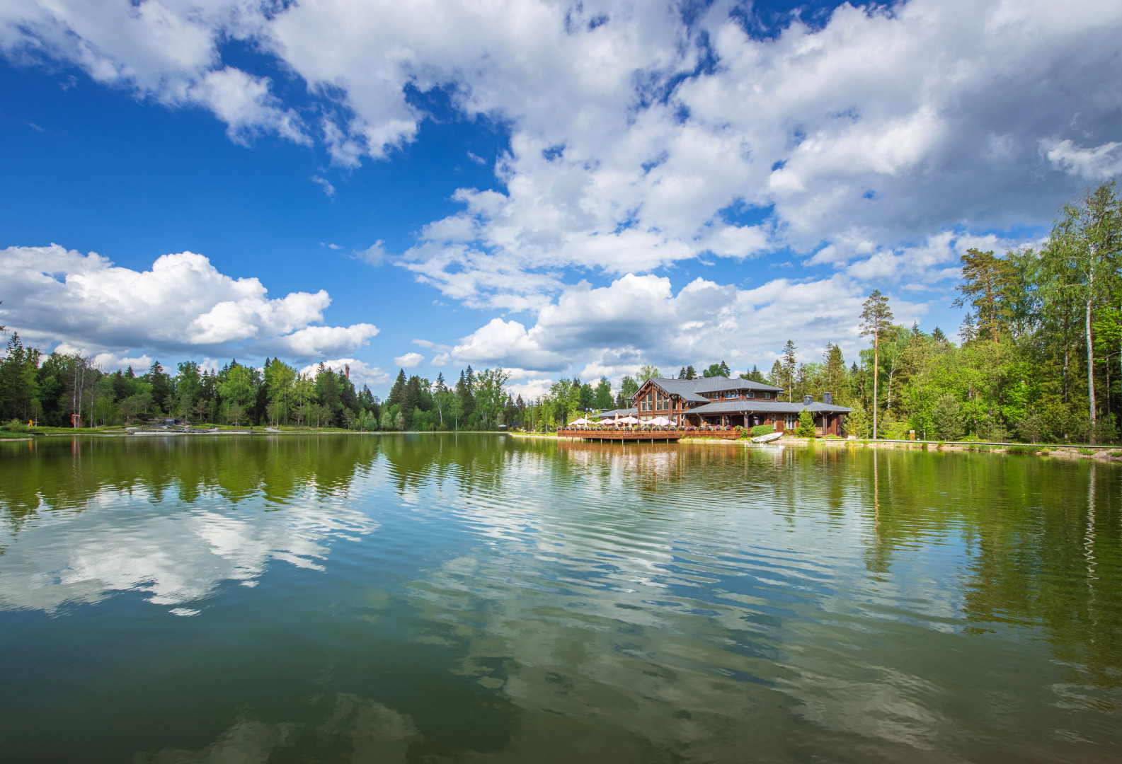 Cosmos Collection Izumrudny Les Hotel