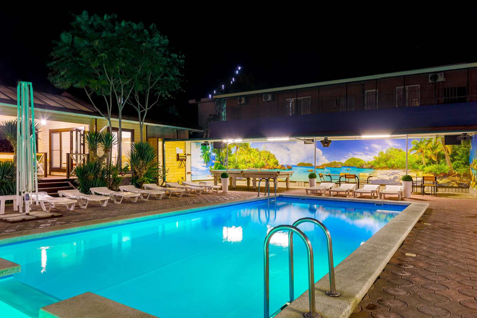 Отель Атлас