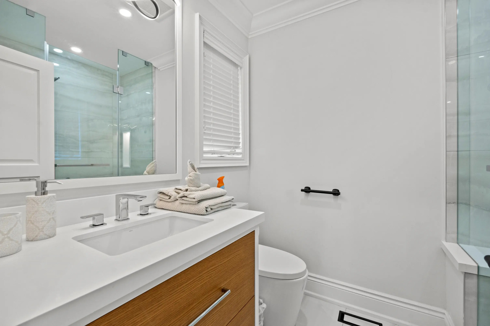 Частный дом Globalstay Luxury 4-Bedroom near Wonderland near Wonderland with Free Parking