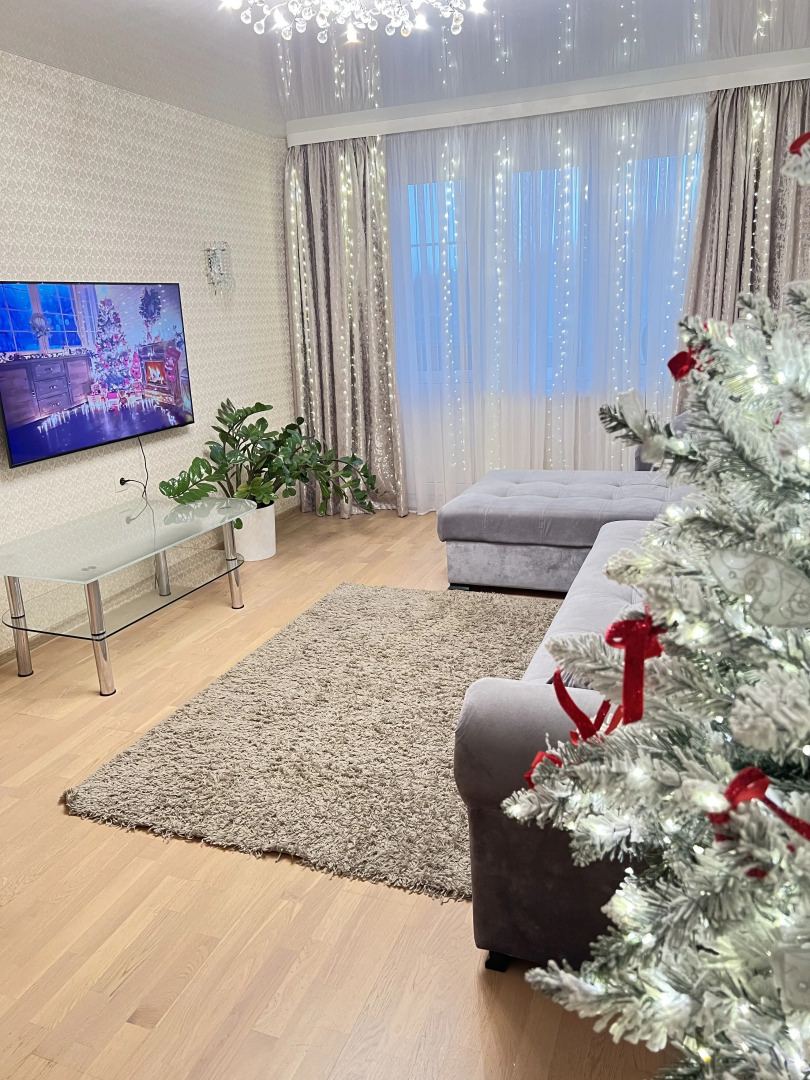 Квартира Большая 4-х комнатная квартира недалеко от центра