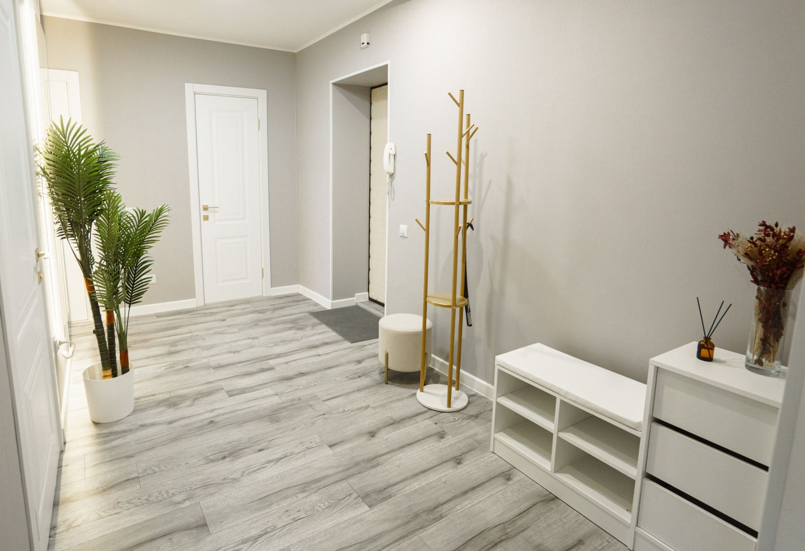 Квартира Уютная 2-х Комнатная с Новым Ремонтом