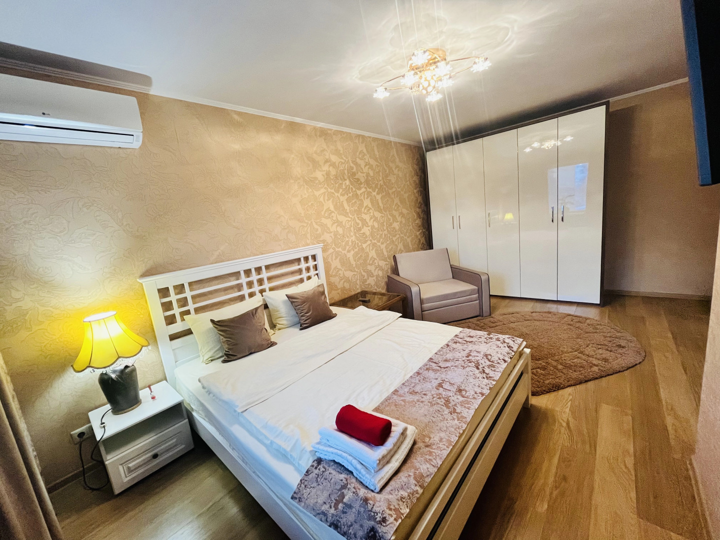 Апартаменты на Площади Ленина