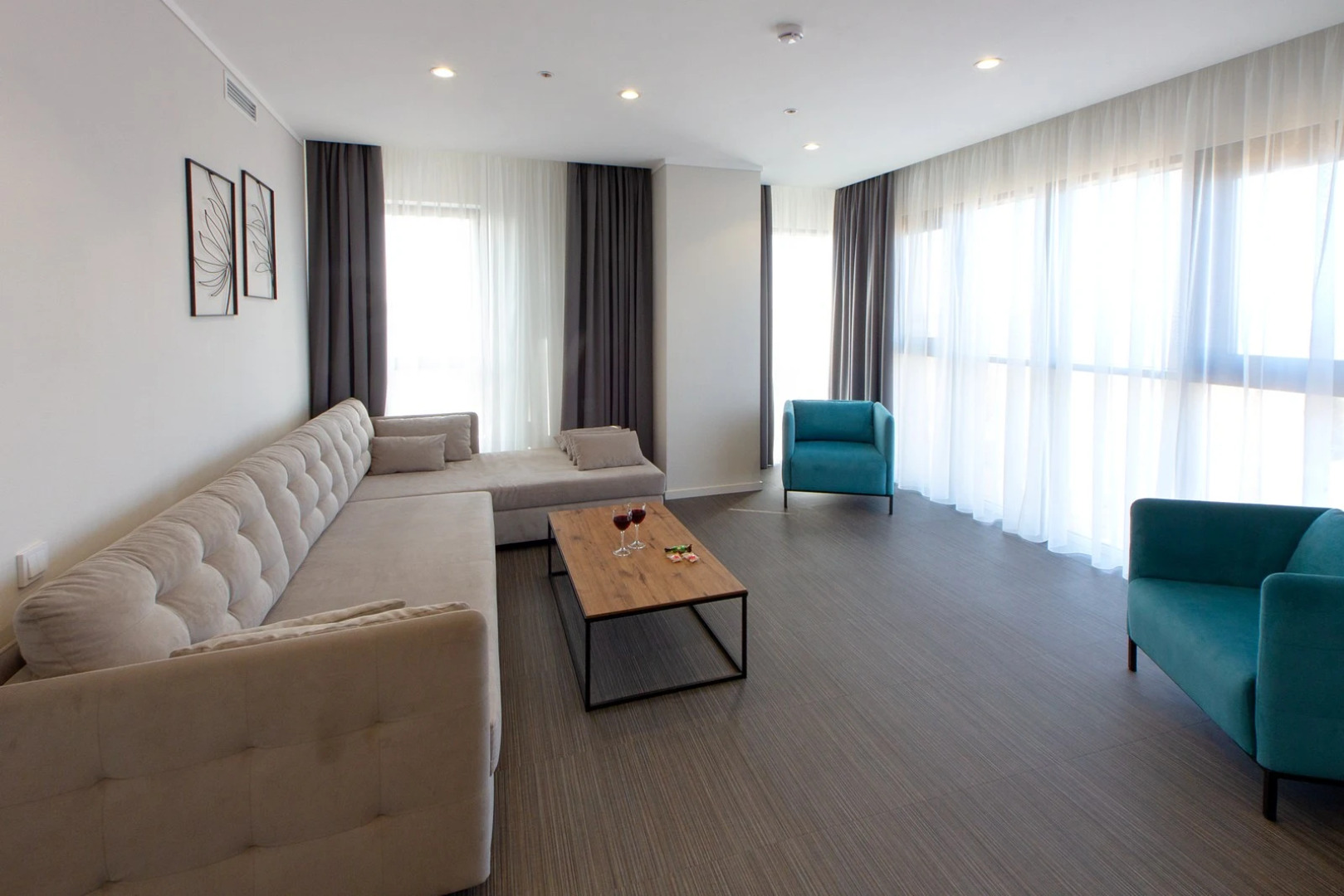 Апартаменты 4Кайф Kristall Apart с видом на море