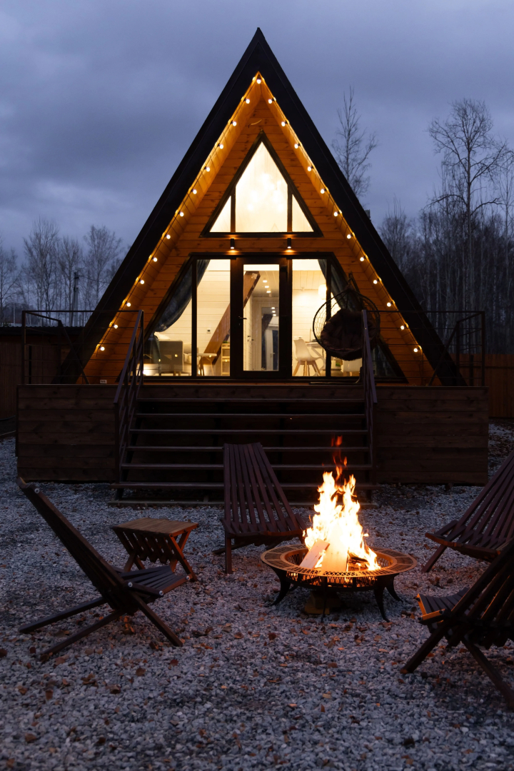 Частный дом в Стиле A-Frame на Берегу Озера