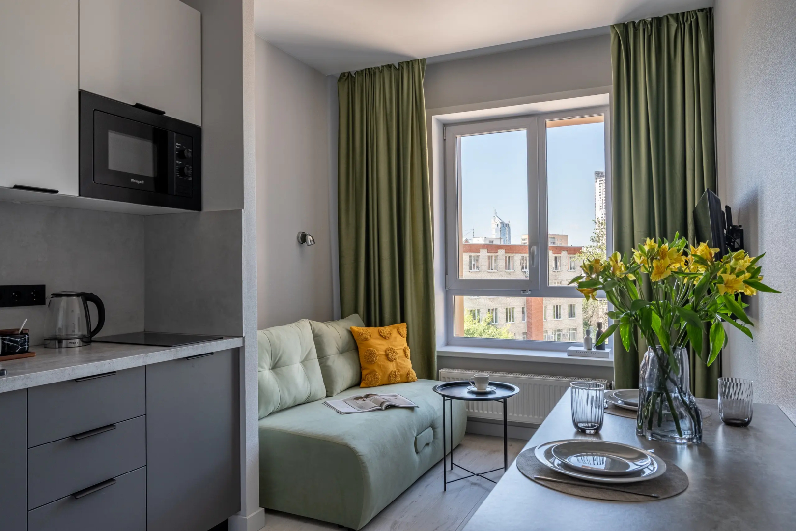 Апартаменты с креслом-коконом на балконе Stepanenkov на Свердлова 32б