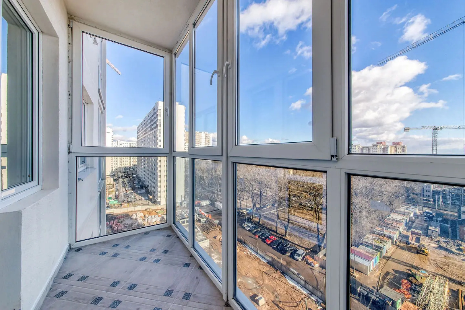 Квартира на сутки Грушевка В 3 минутах от метро Подходит для командировок и отдыха Самозаселение Wi-Fi