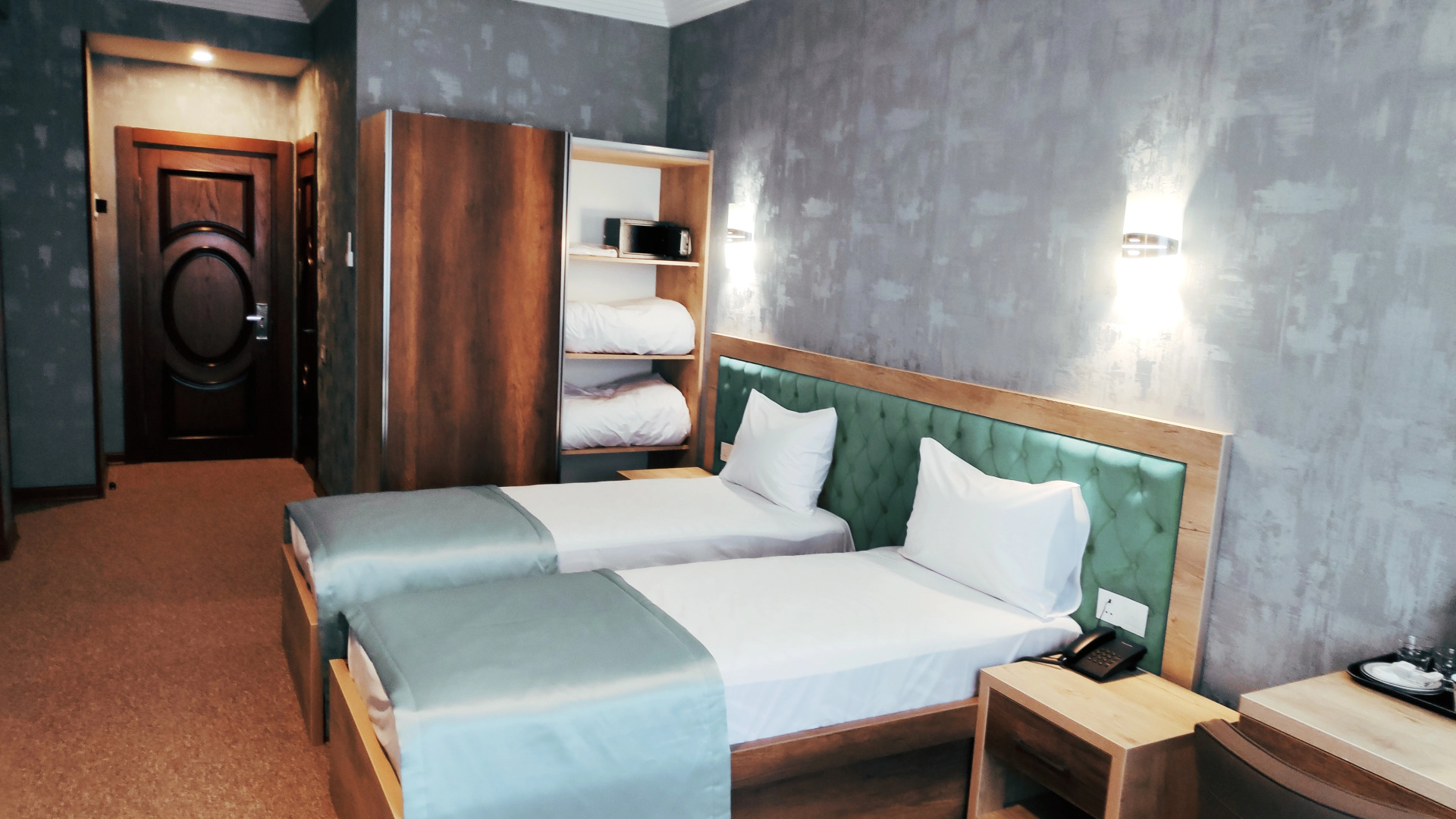 Отель Royal Sapphire