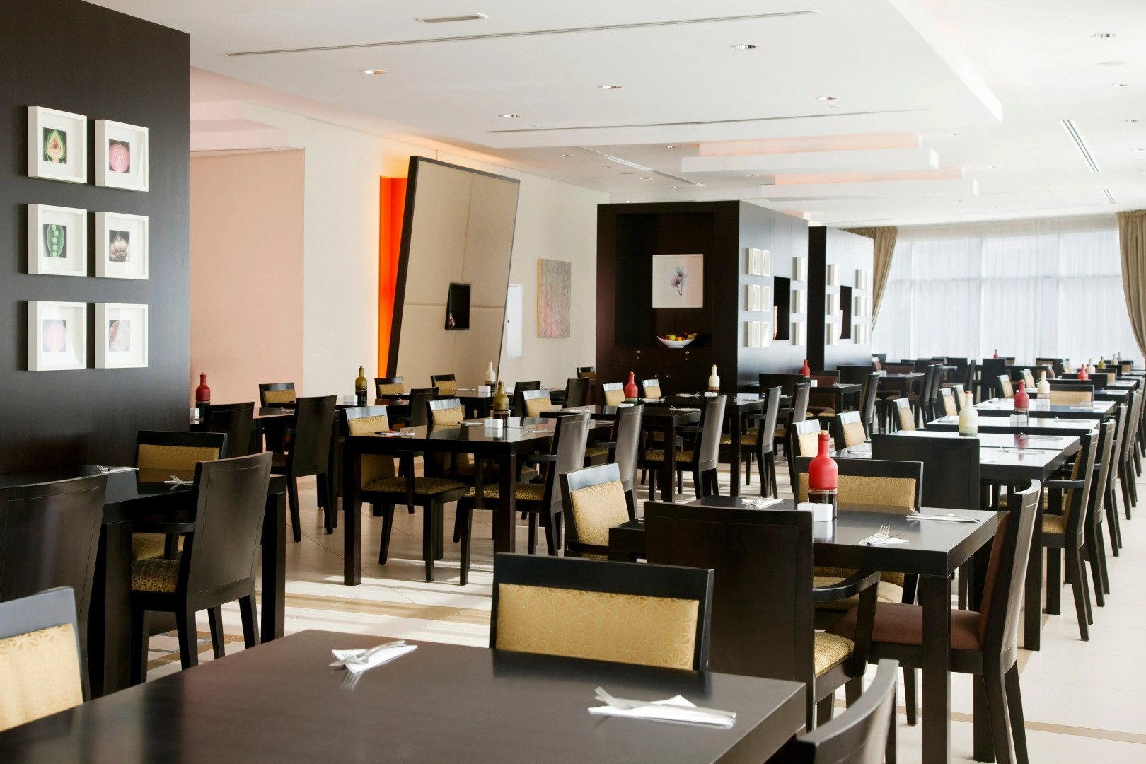 Holiday Inn Express Dubai Internet City an IHG Hotel