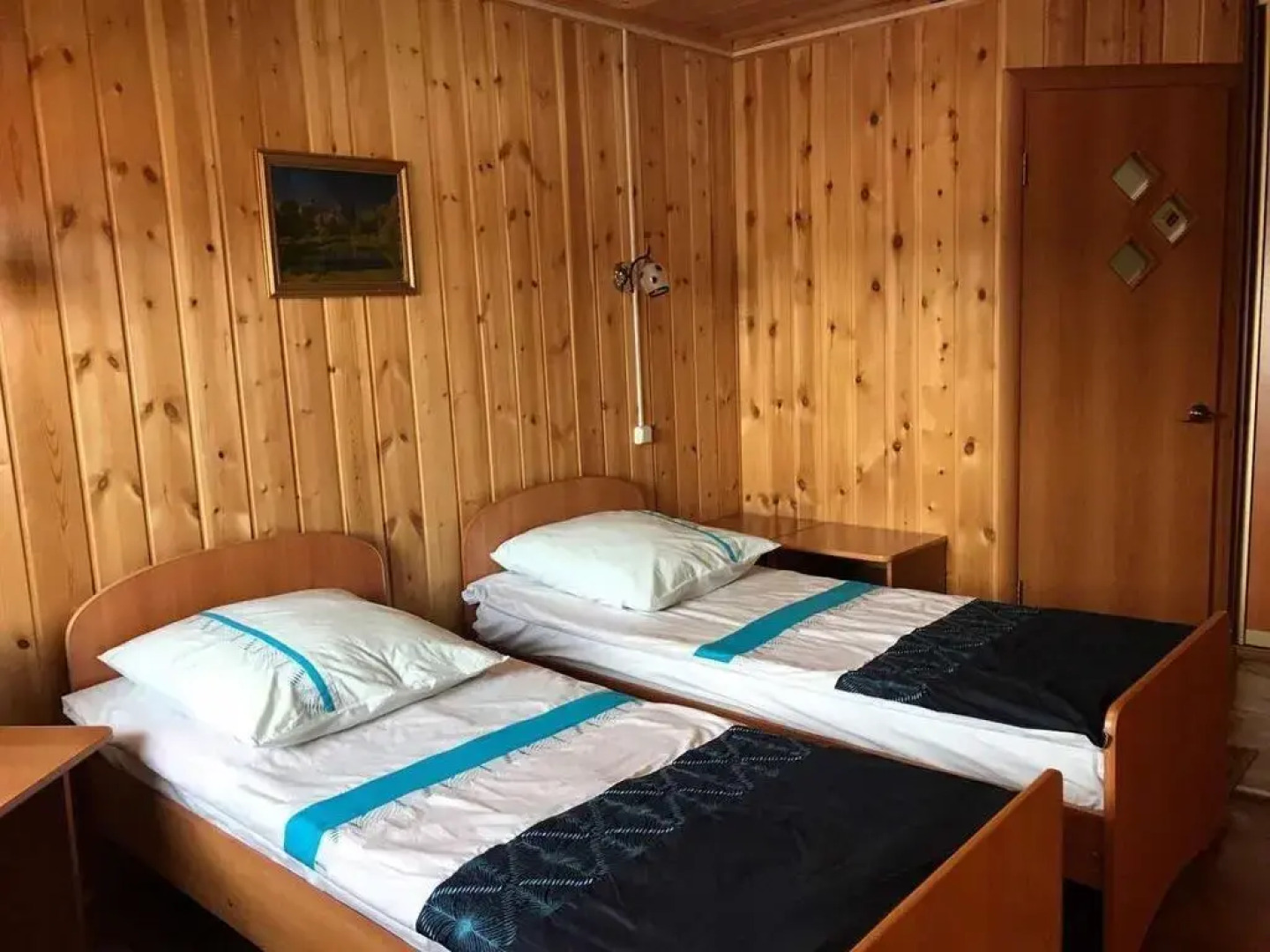 Алдартай Отель