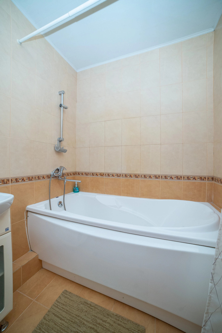 Апартаменты Трехкомнатная в центре