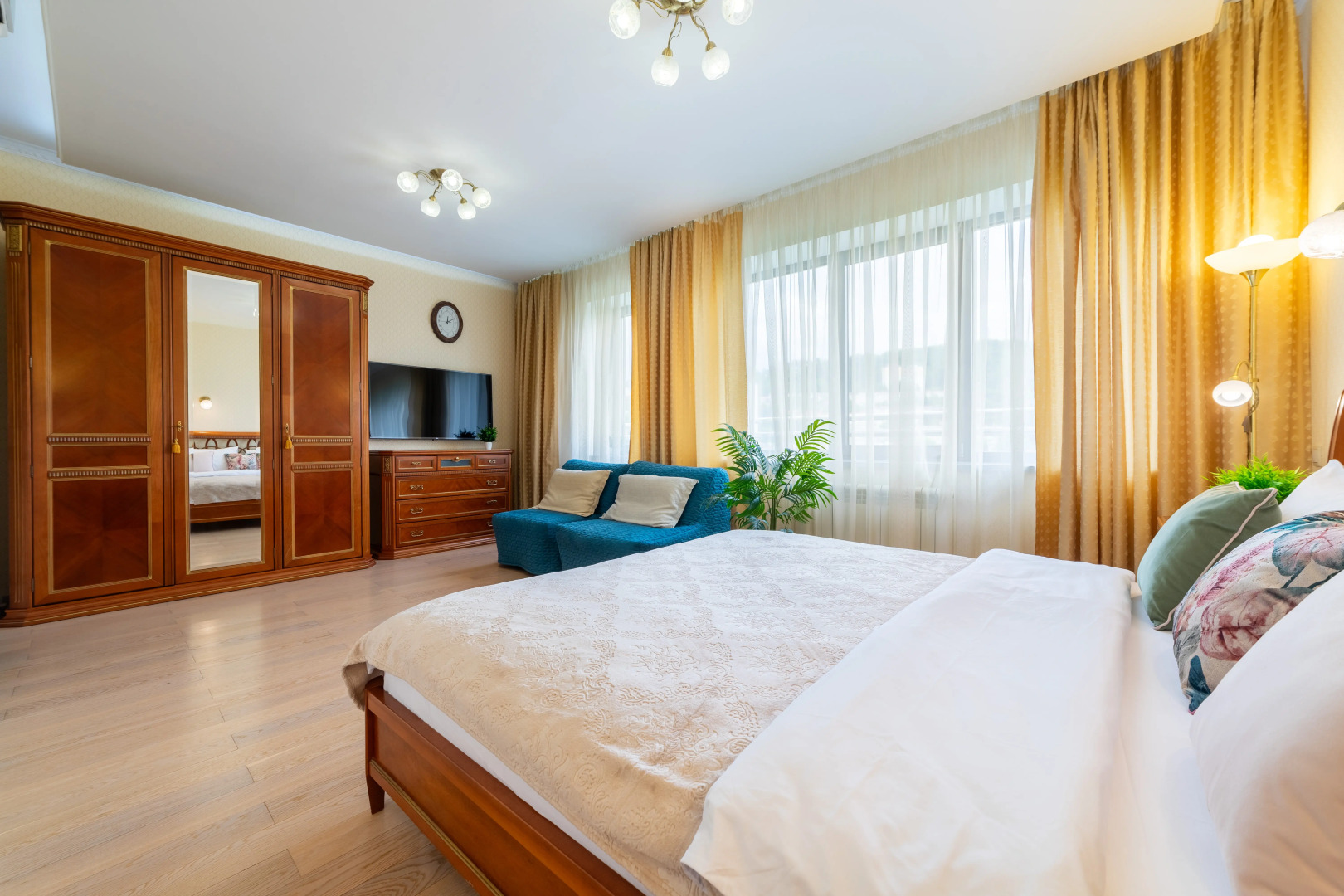 Квартира с двумя террасами и бассейном