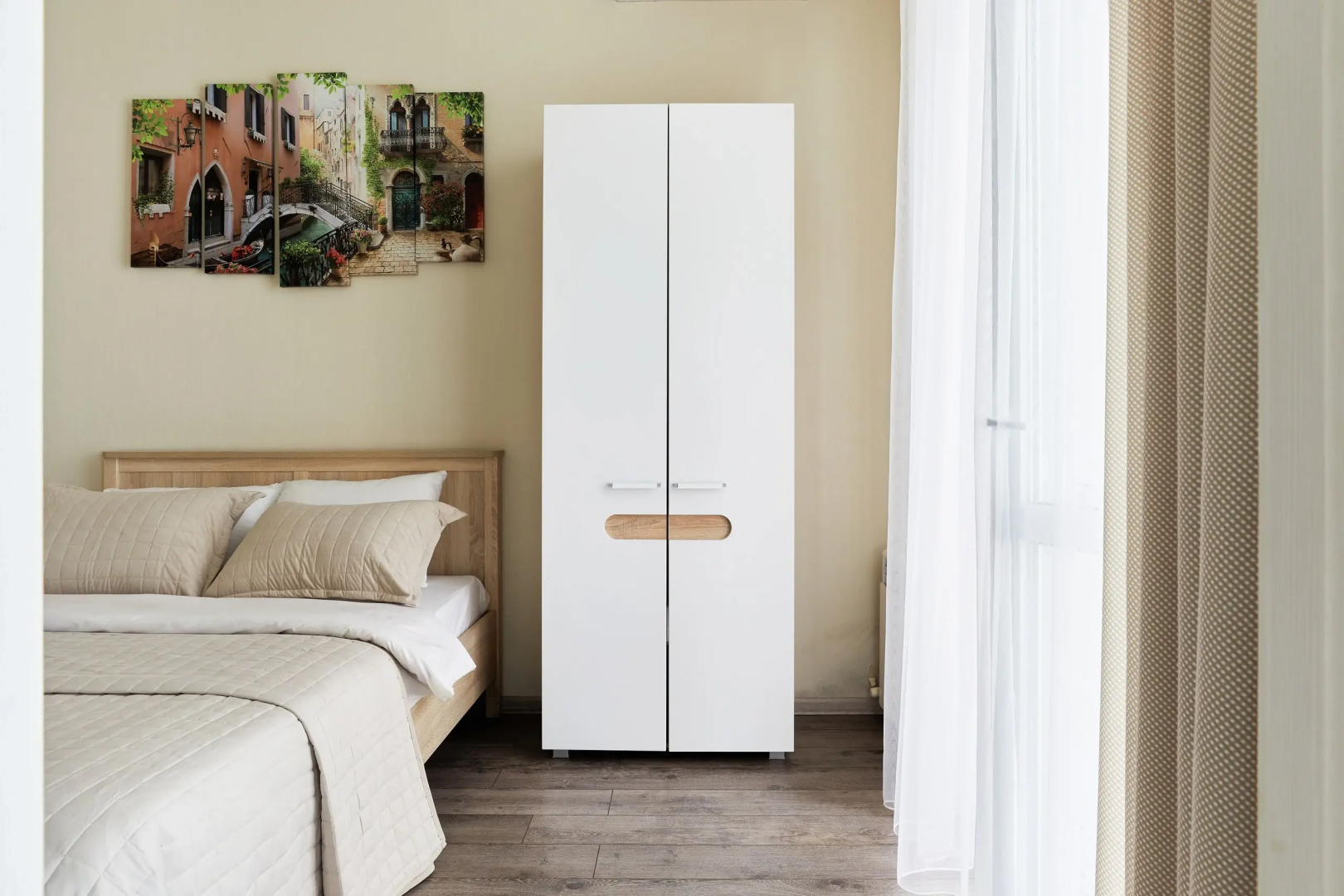 Квартира с изолированной спальней и балконом в 100 м от моря