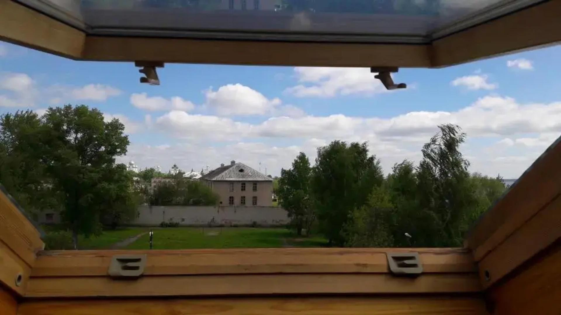 Гостевой дом на берегу озера Неро
