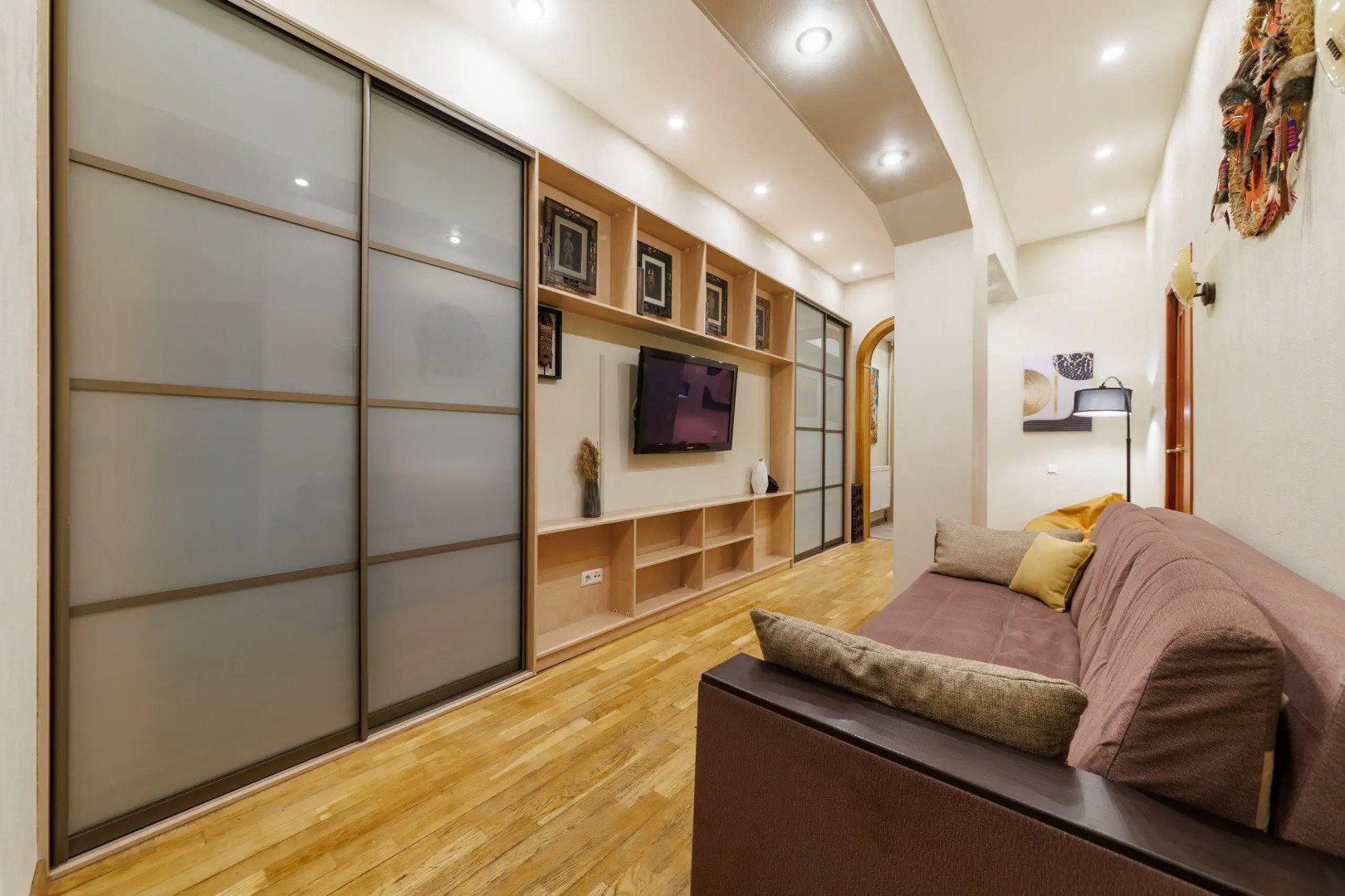 Апартаменты 2 спальни на Большой Московской 9