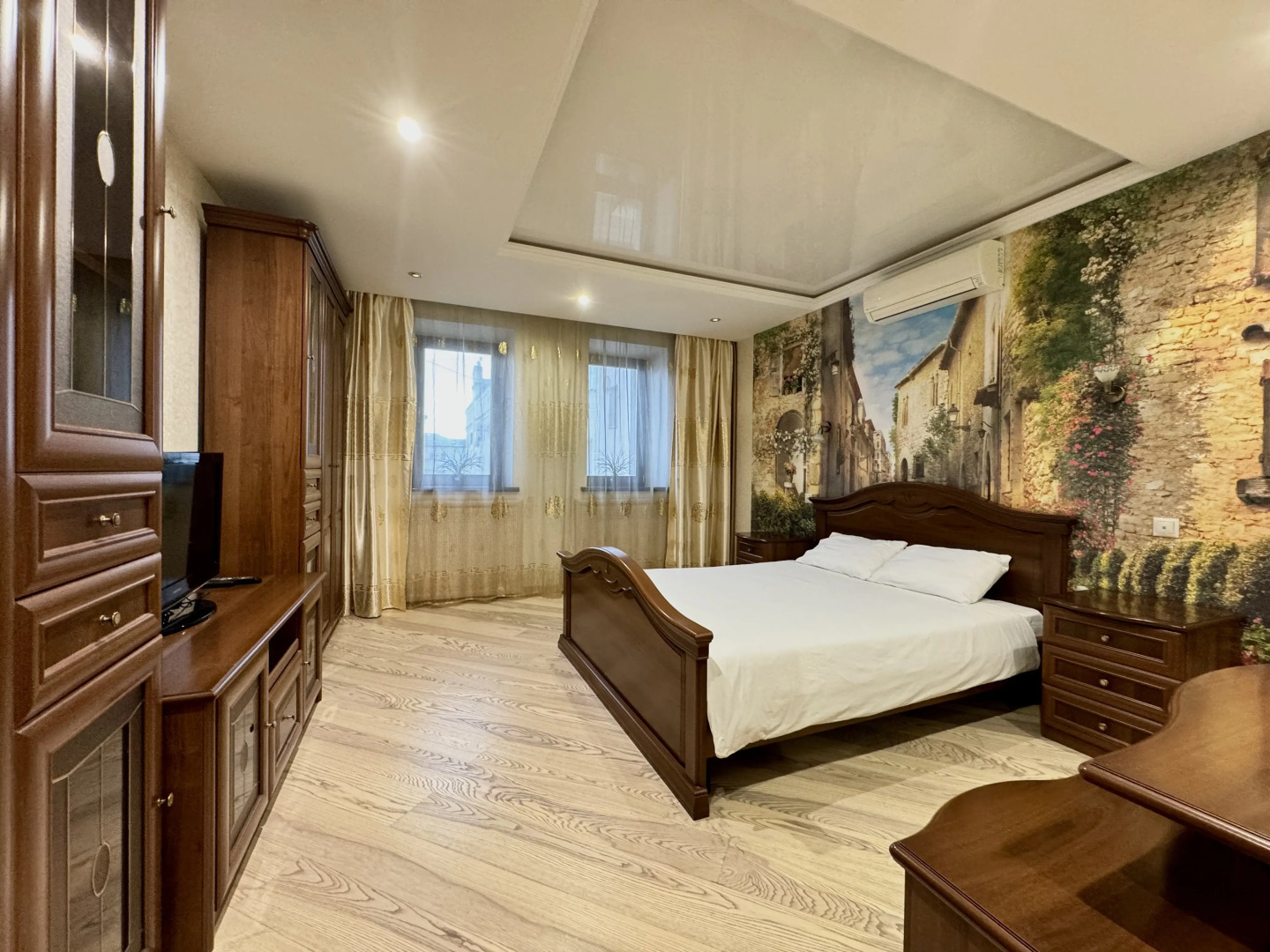 Квартира 2-х комнатная возле Кремля