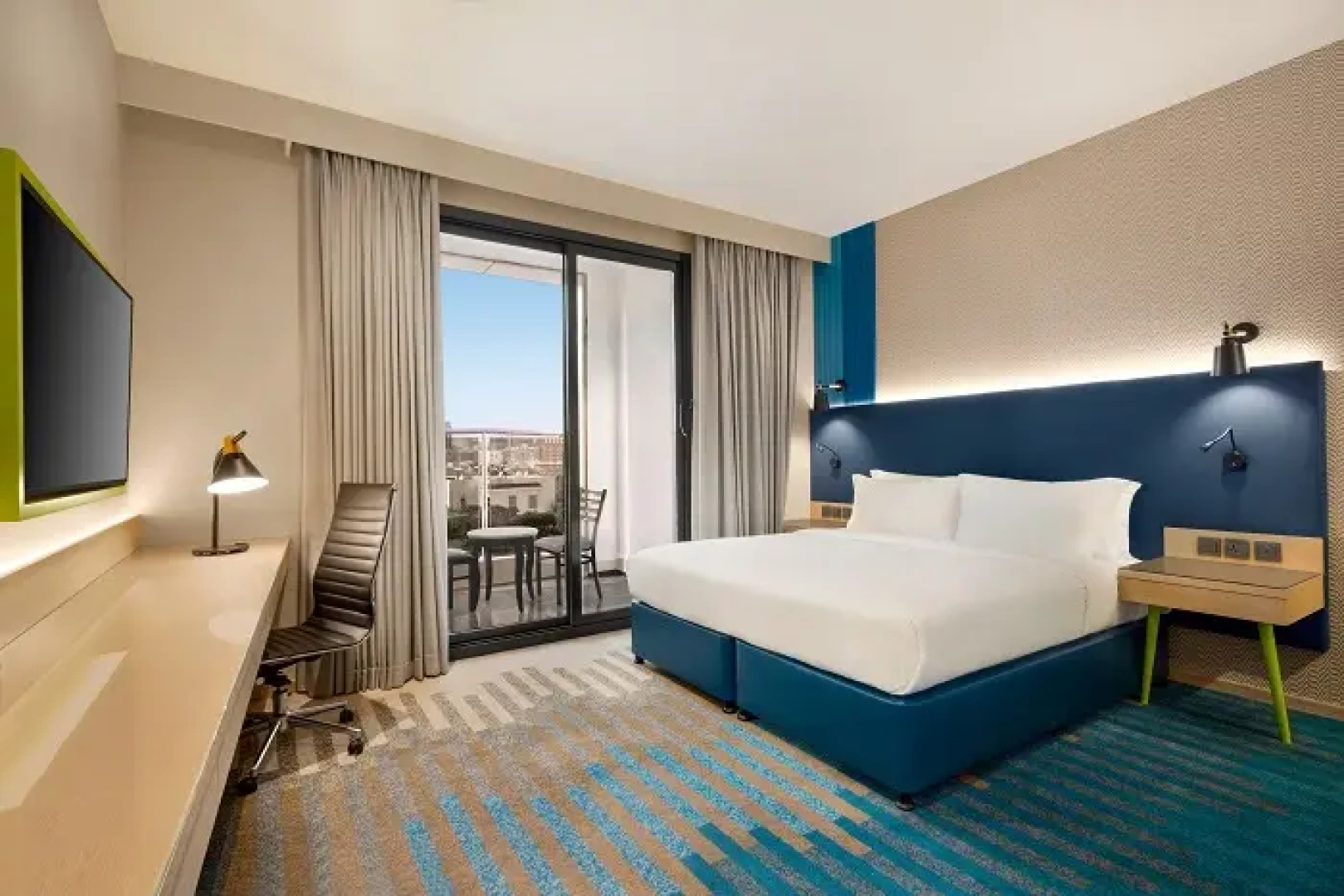 Отель La Quinta by Wyndham Dubai Jumeirah