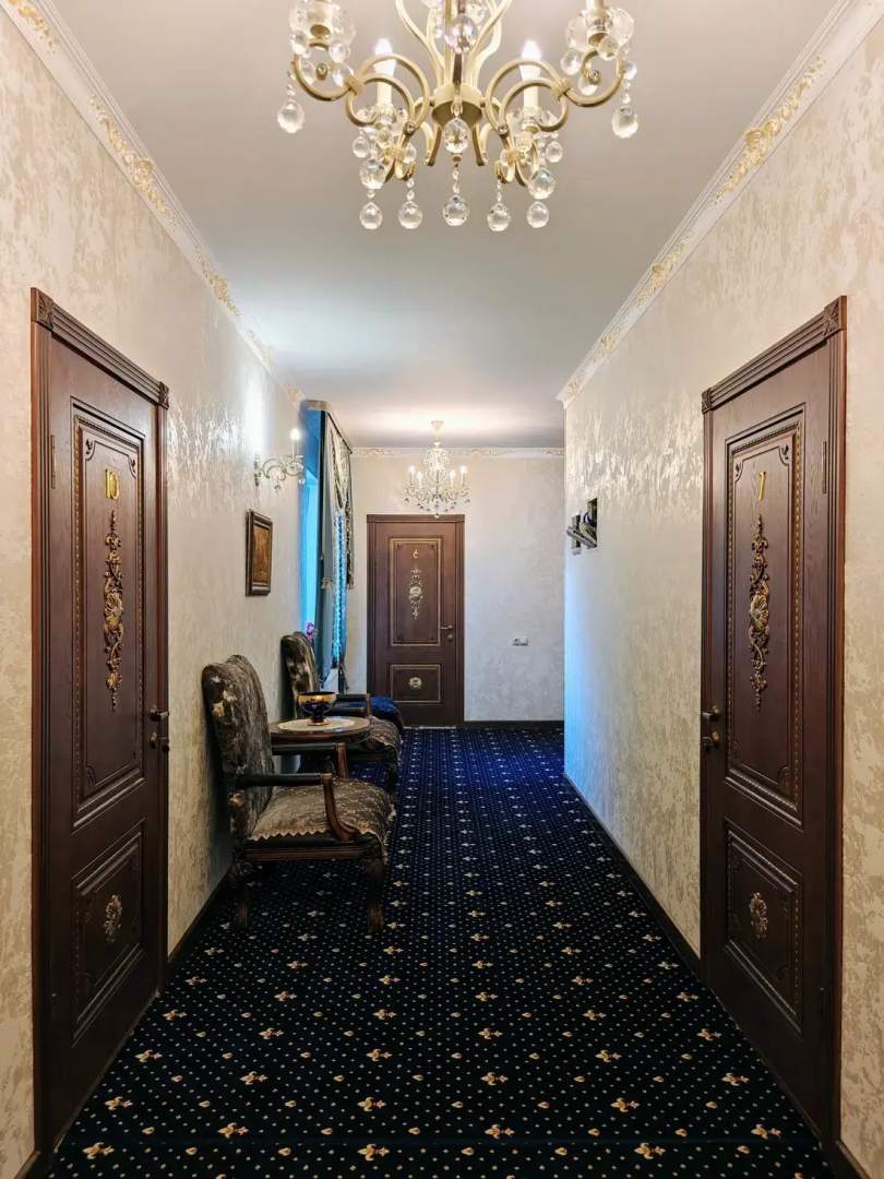 Отель Golden House