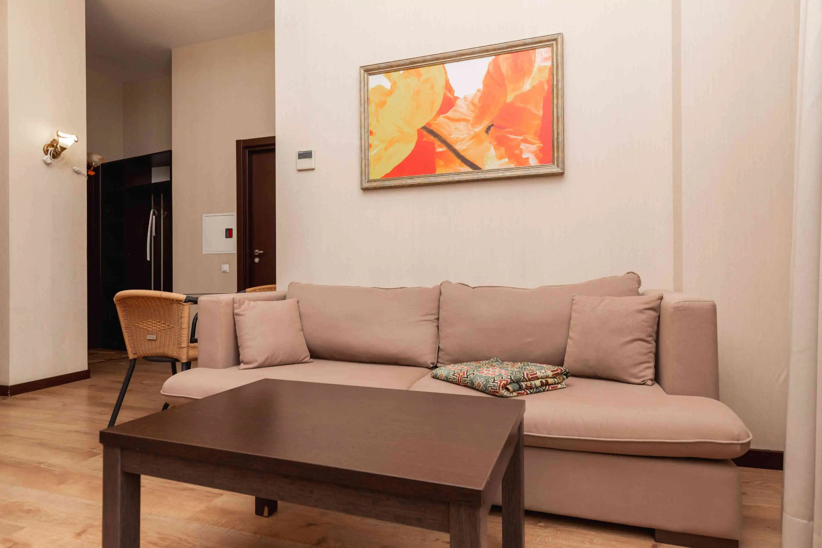 Апартаменты Море Апартаментов на набережной Времена Года