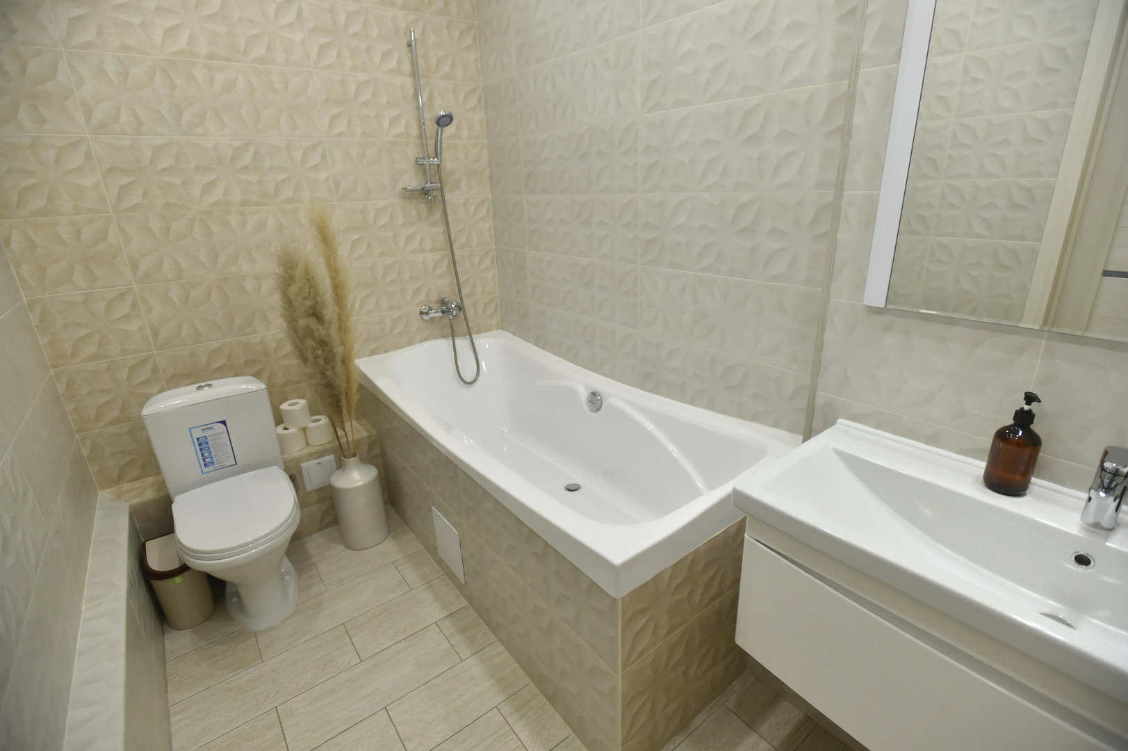 Апартаменты ApartHause с красивым видом на город с 24 этажа