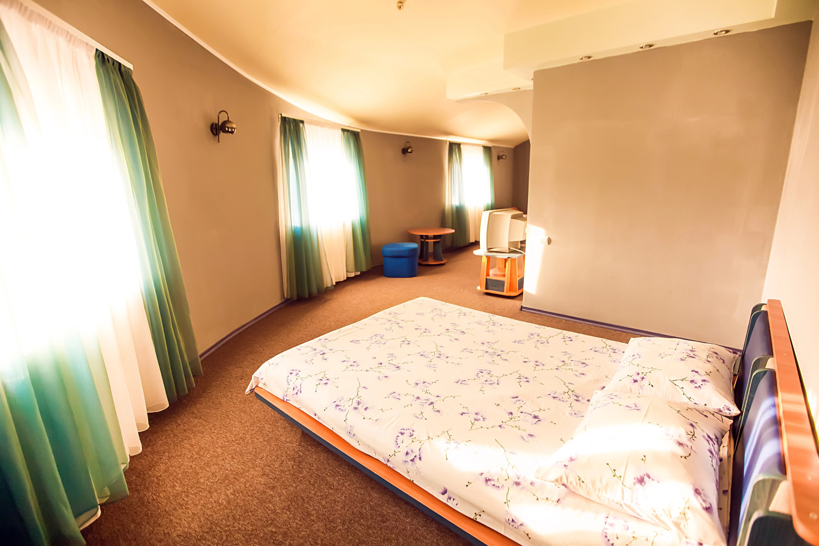 Отель Jam Rakovets