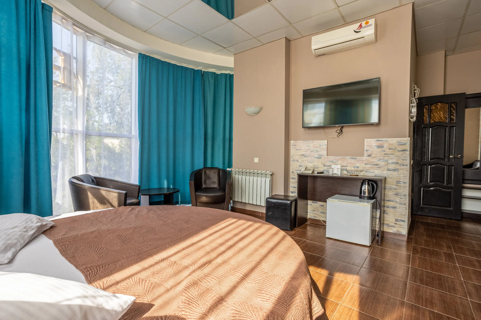 Отель Мартон Дона